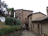 Un Anello tra Vigneti e Castelli